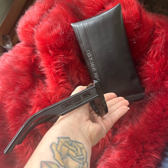 CHRISTIAN DIOR SUNGLASSES + LEATHER CASE - Picture 4 of 8
